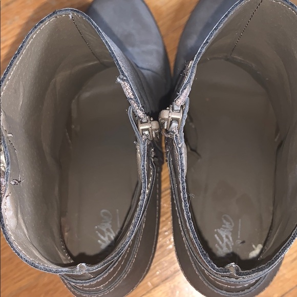 Booties - Picture 4 of 4